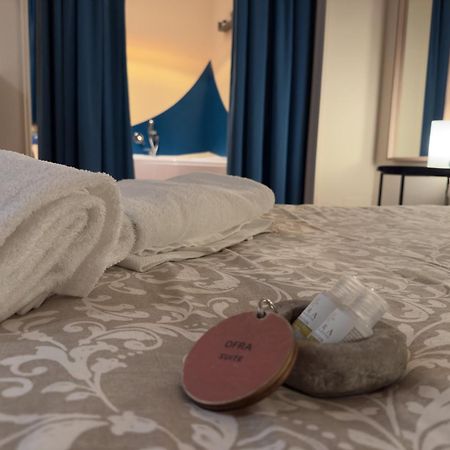 Bracco Rooms & Suites - Boutique Hotel Nel Centro Storico Di מטרה מראה חיצוני תמונה
