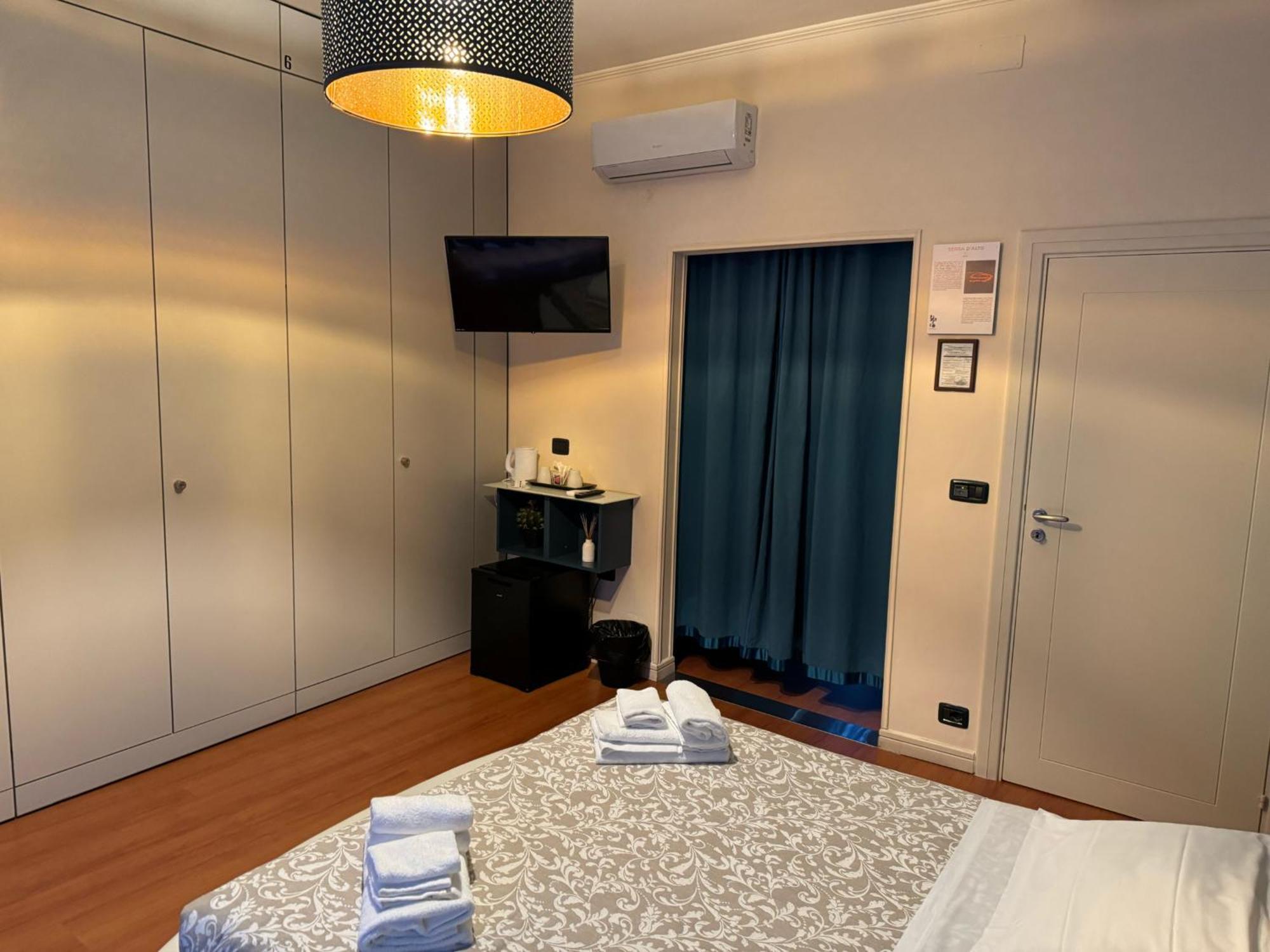 Bracco Rooms & Suites - Boutique Hotel Nel Centro Storico Di מטרה מראה חיצוני תמונה